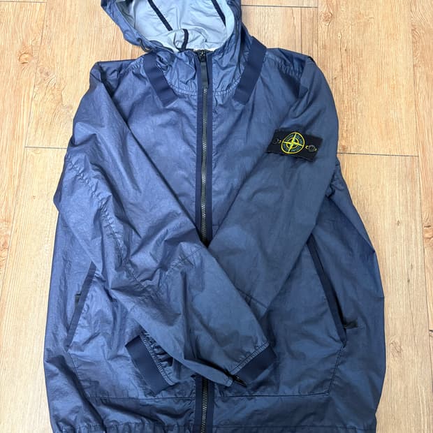 스톤아일랜드 멤브라나 21ss L 사이즈