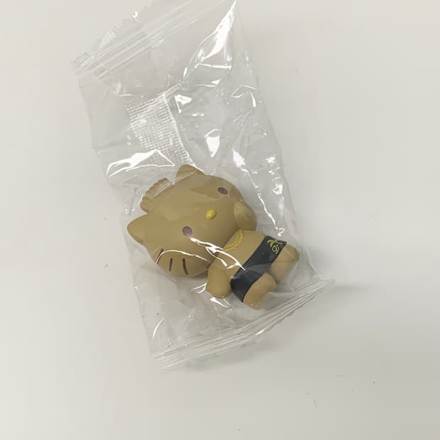 헬로키티 가챠 피규어 태닝키티 태닝다니엘 피규어 가챠