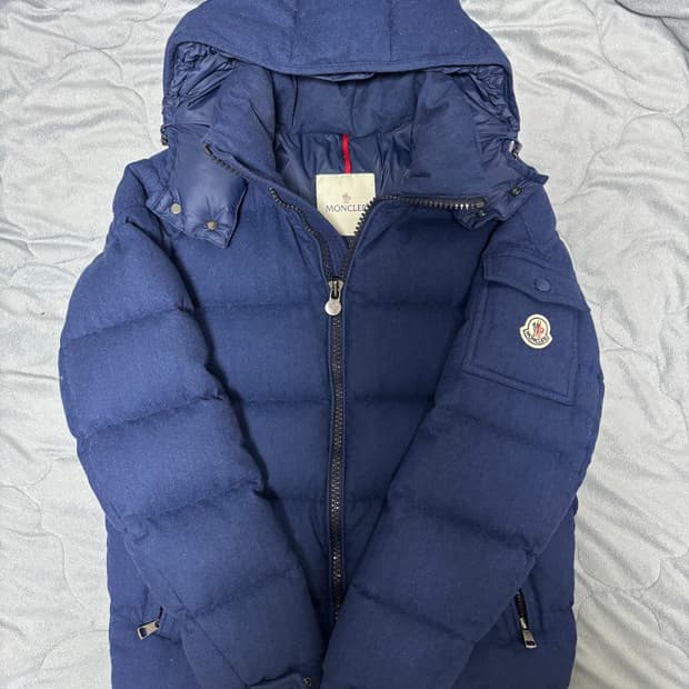 몽클레어 몽제네브르 패딩