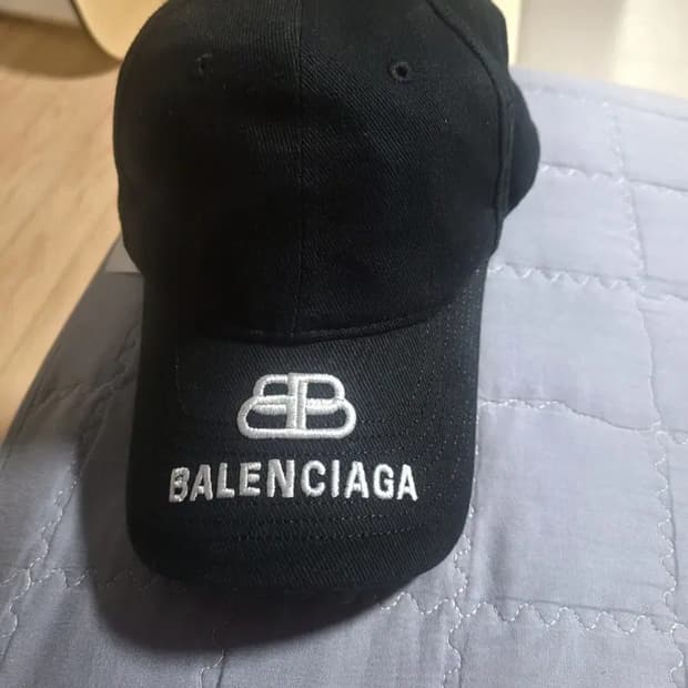 발렌시아가 볼캡 정품 