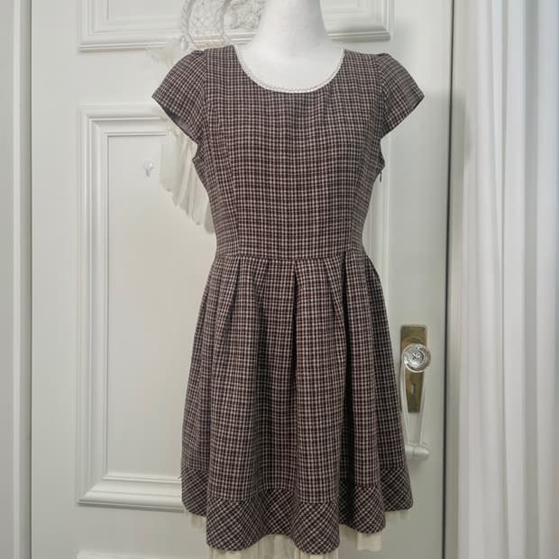 LEST ROSE brown red check pleats lovely