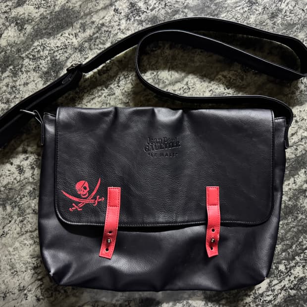 고티에 크로스백