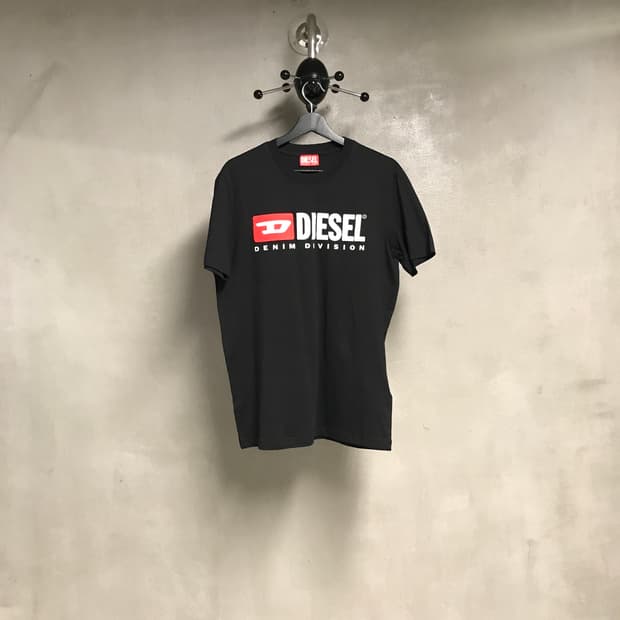 디젤 로고 반팔 티셔츠 블랙 새상품 L