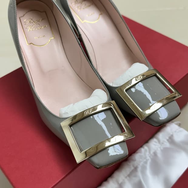 로저비비에 트럼펫 펌프스 그레이 힐 36(230)사이즈 팝니다