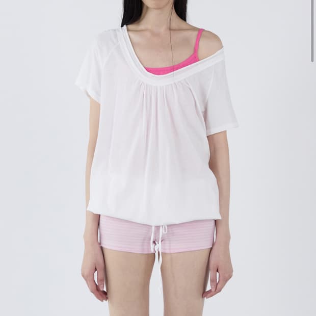 세릭 Round Drawstring Hem Top