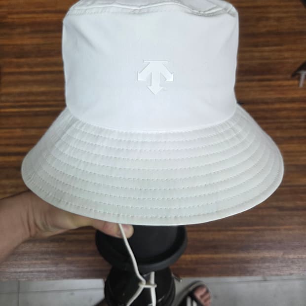 데상트 골프 방수 폴리 버킷 벙거지 m