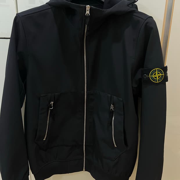 스톤아일랜드 소프트쉘자켓 95-100 (새상품급)