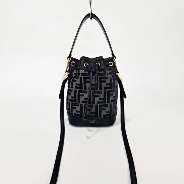 펜디 자가드 우븐 몬트레조 미니 버킷백 8BS093