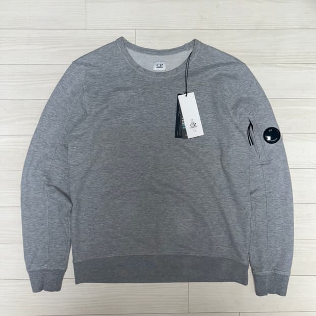 C.P. Company 라이트 플리스 맨투맨