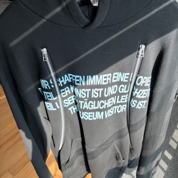 더뮤지엄비지터 후드티(m)