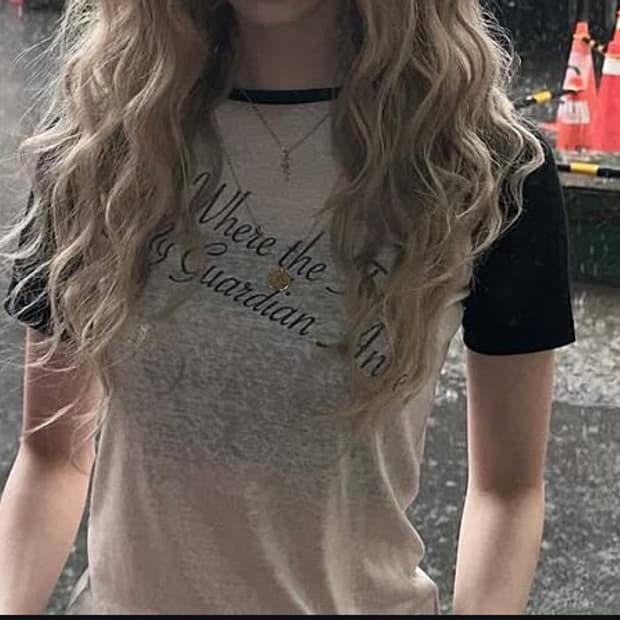 윈터 착용 Missing Angel Linen Like Tee Gray