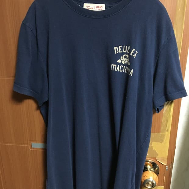 데우스 로즈 반팔