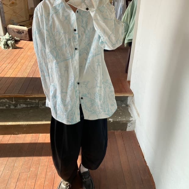 모서리 셔츠