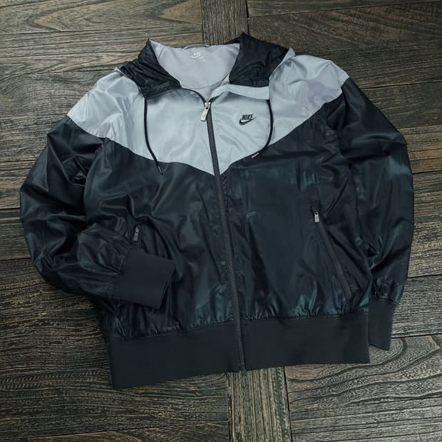 [나이키] 로고 자수 윈드러너 후드 바람막이 자켓 M18884