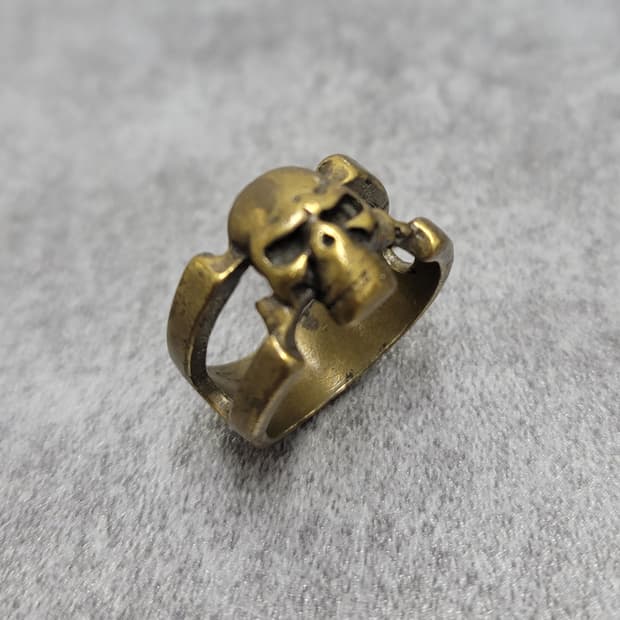 skull ring