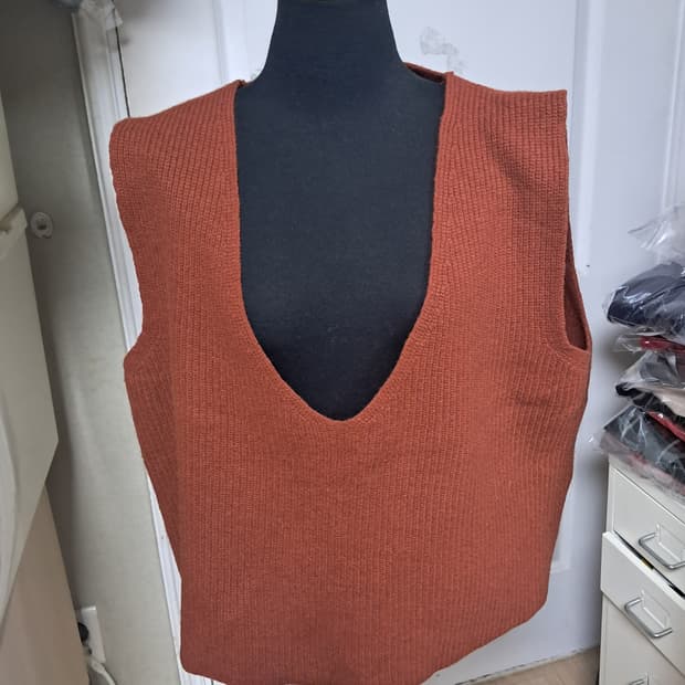 스튜디오 톰보이 니트 조끼 베스트 브라운- 프리사이즈
