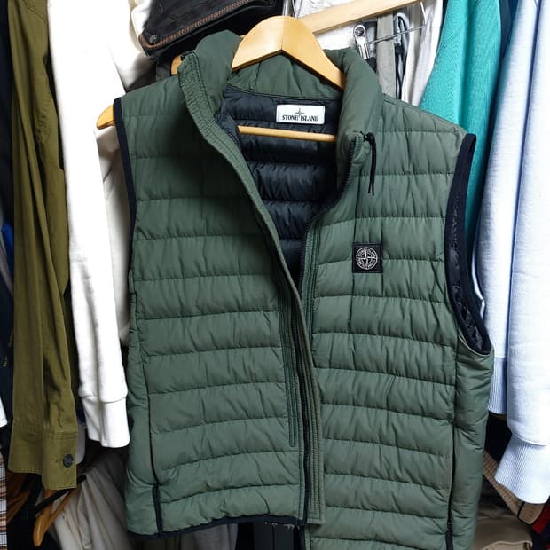 스톤아일랜드 오가닉코튼 패딩 조끼 올리브 실측100 
