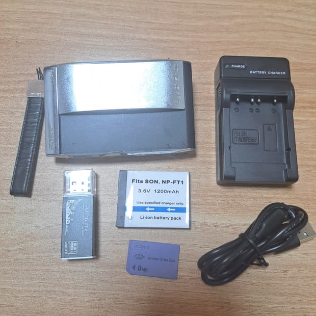 일본 소니 사이버샷 빈티지디카 스타일리쉬한 블랙바디 작례ok 레트로감성