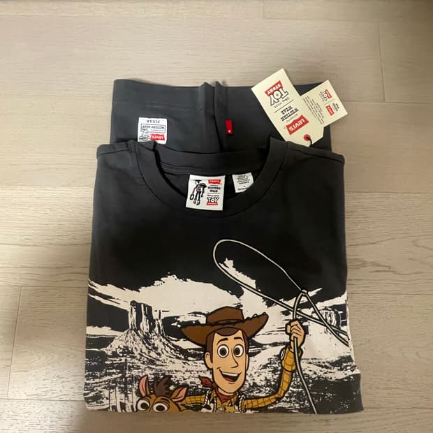 토이스토리 리바이스 50주년 우디티셔츠 m