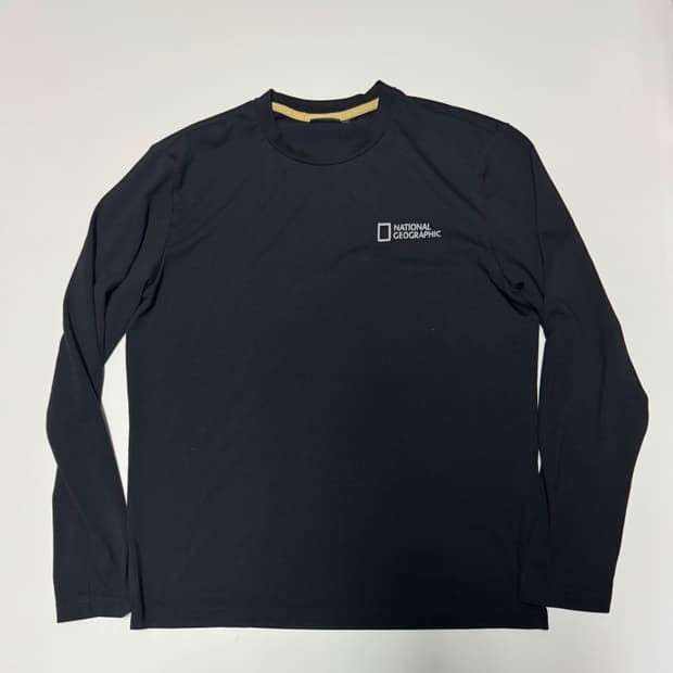 내셔널지오그래픽 21년도 블랙 긴팔 티셔츠 L