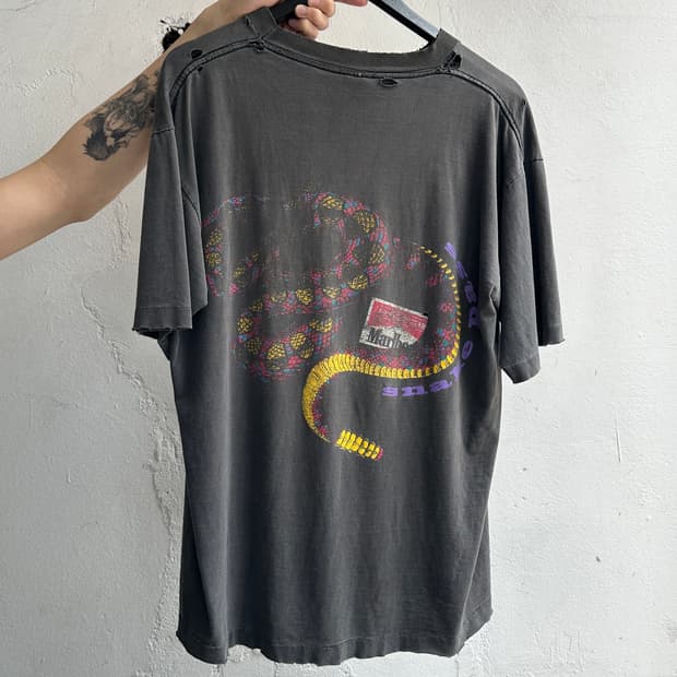 90's OG 빈티지 말보로 스네이크 티셔츠 시가렛 티 하드페이딩
