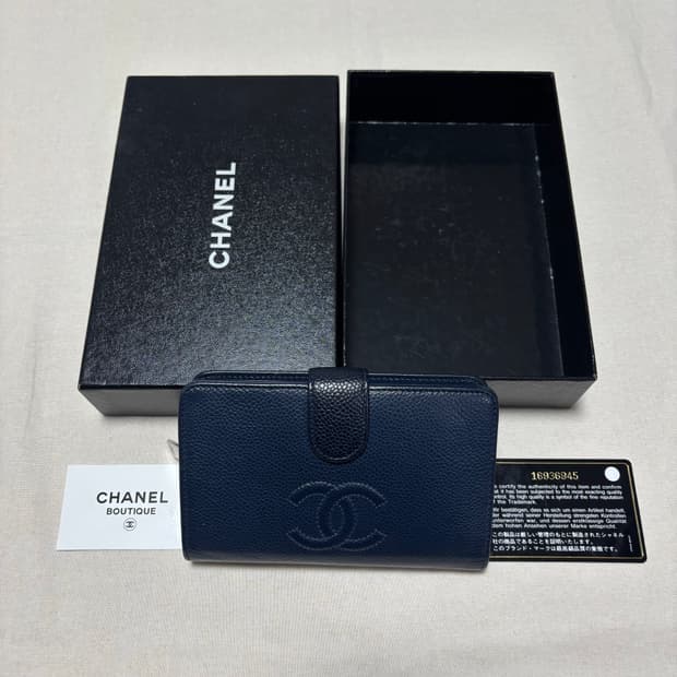 샤넬 네이버 카프스킨 캐비어 마크 장지갑 