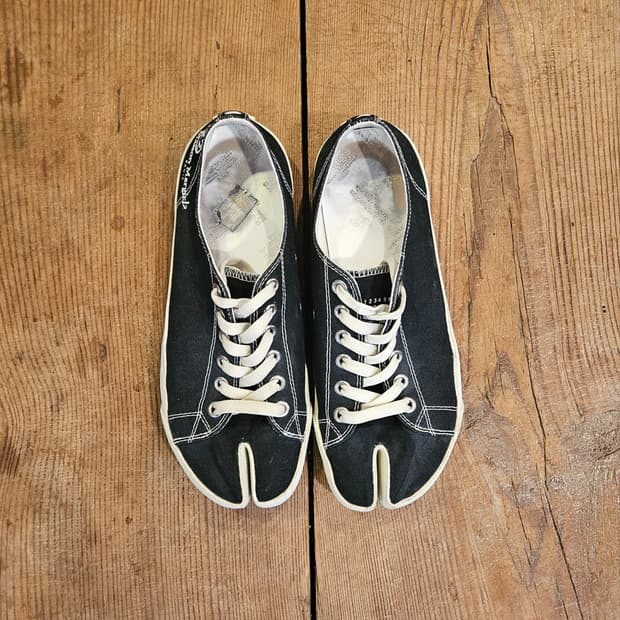 마르지엘라 타비 스니커즈 