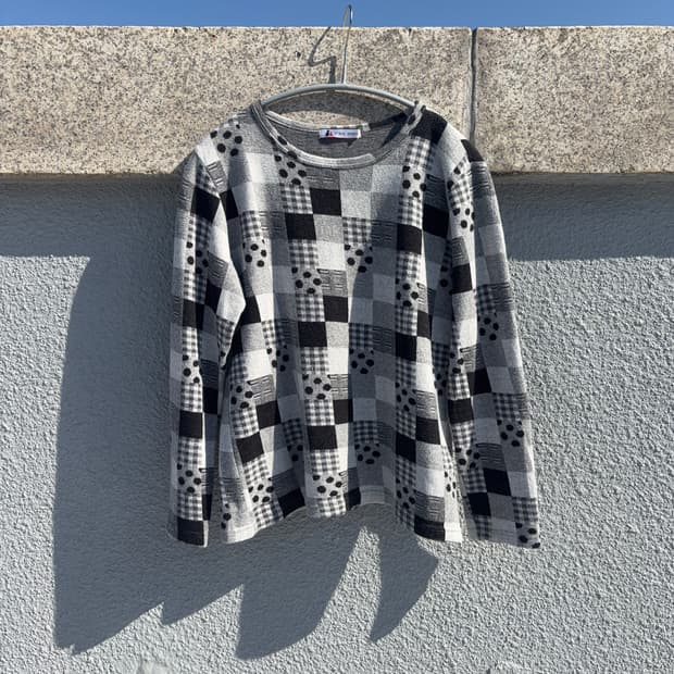 재패니즈 스퀘어 패턴 믹스 긴팔 티