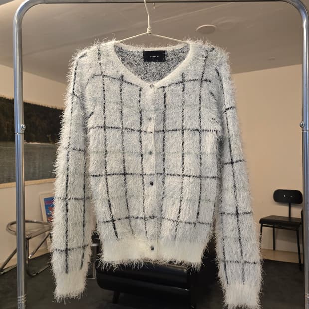 흰색 체크가디건