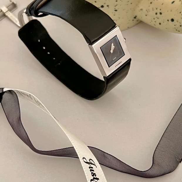 CHANEL 마트라세 레더 스트랩 샤넬 시계