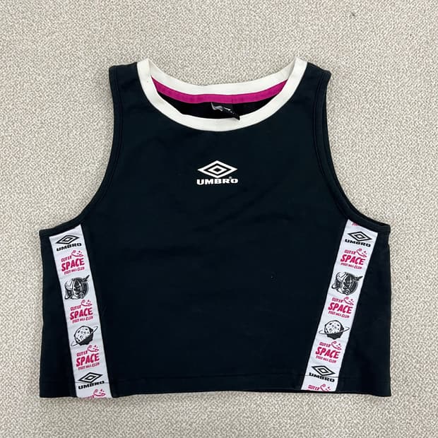 85 엄브로 민소매 크롭 나시 티셔츠 0203M1