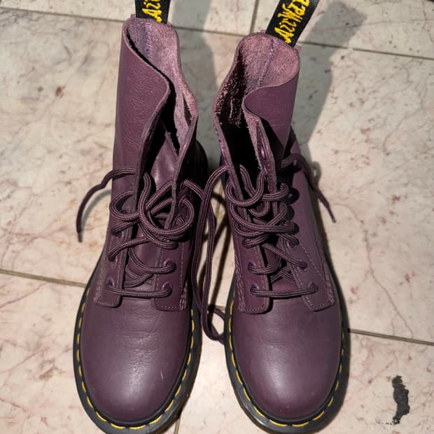 닥터마틴 8홀 바이올렛 37사이즈