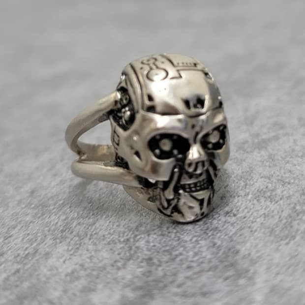 unique ring