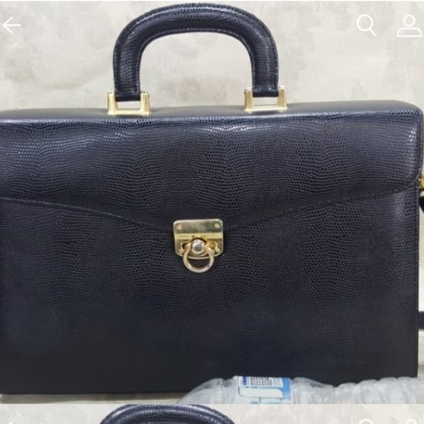 정품] 세월의 멋이 느껴지는 고급스러운 분위기의 리자드 가죽 브리프케이
