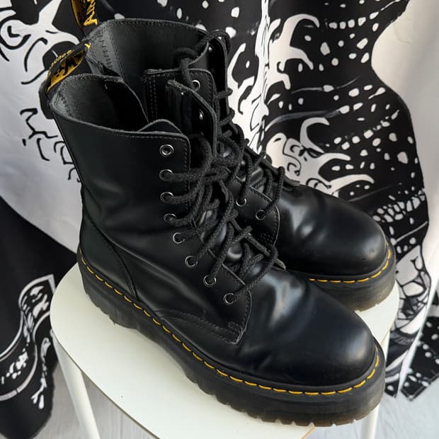 닥터마틴 제이든 8홀