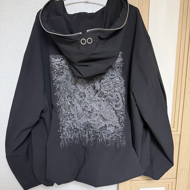 송지오 자수 바람막이