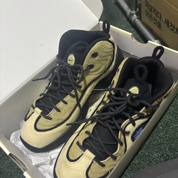 스투시 나이키 에어페니 팝니다.