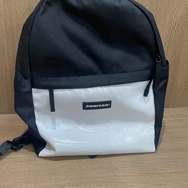 프라이탁 말콤 화이트 (택O)