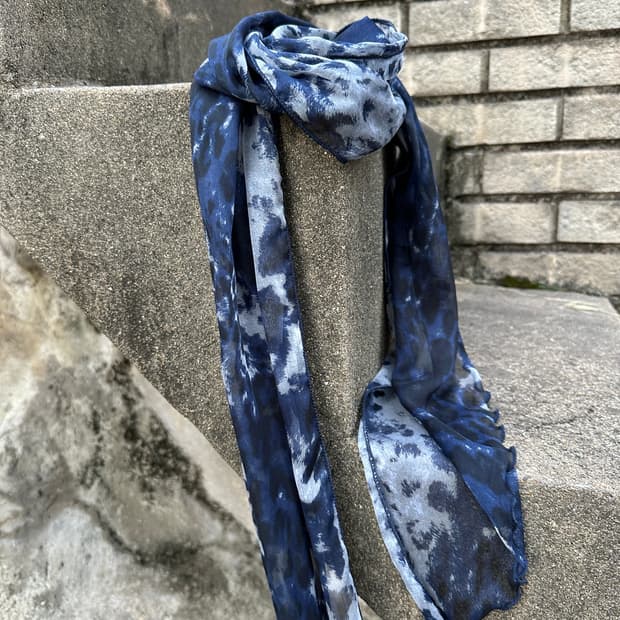 VIntage blue leopard scarf