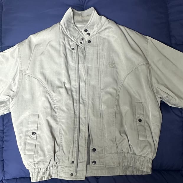 올리브색 항공점퍼