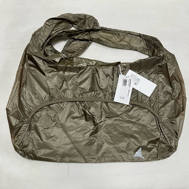 로아 하이킹 25ss 패커블 노트 백/타우페