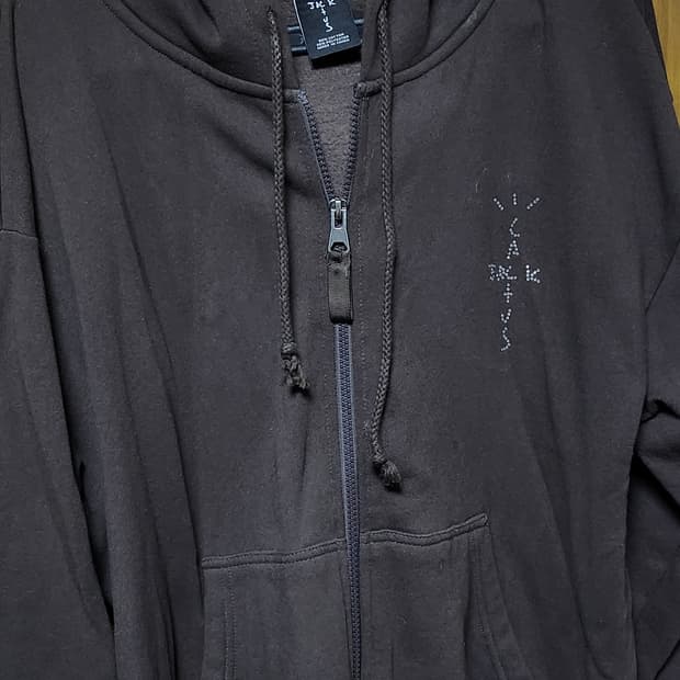 [L] 트래비스 스캇 머천 YUP 큐빅 후드 집업 브라운