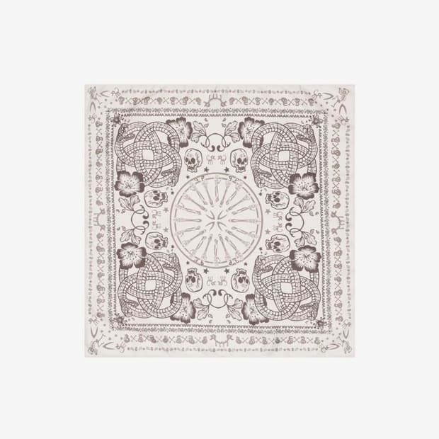 아캄 Skull Printed Scarf (Ivory)
