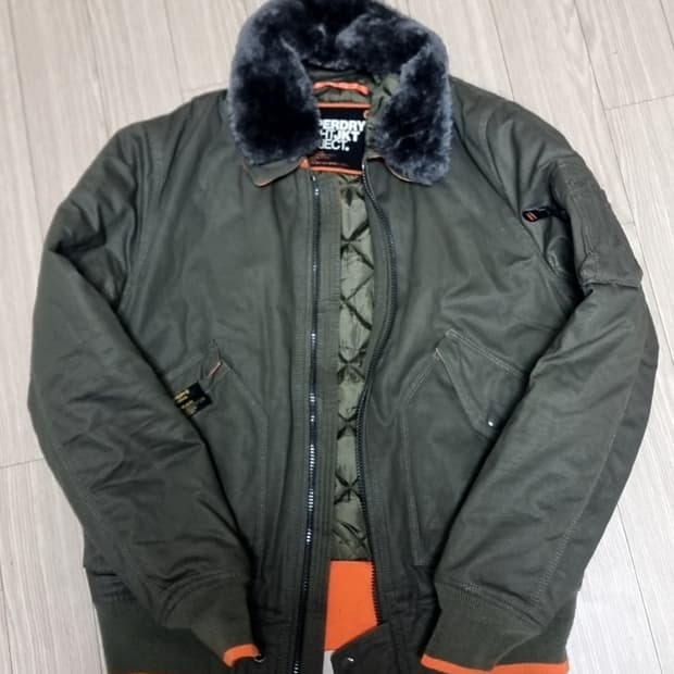 슈퍼드라이 퍼 카키색 cwu45p 봄버 자켓(xl)