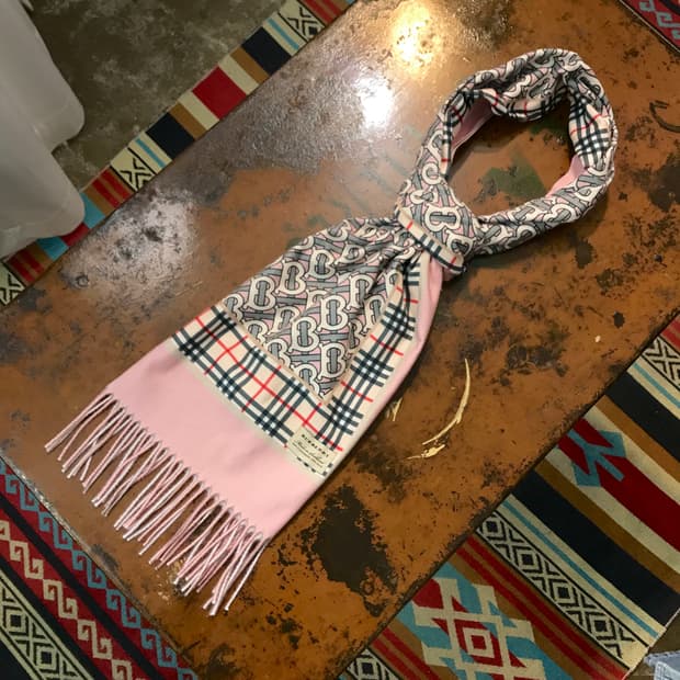 버버리 캐시미어 실크 혼방 빅 머플러 남녀공용 