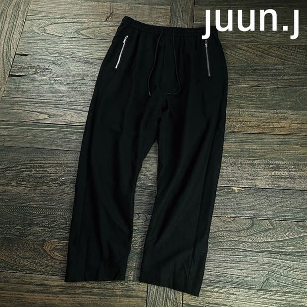 [준지] 18 S/S 실버 지퍼 베기핏 트레이닝 팬츠 블랙 P01551