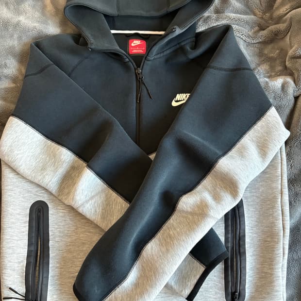 나이키 테크팩 블랙그레이 희귀색상 l