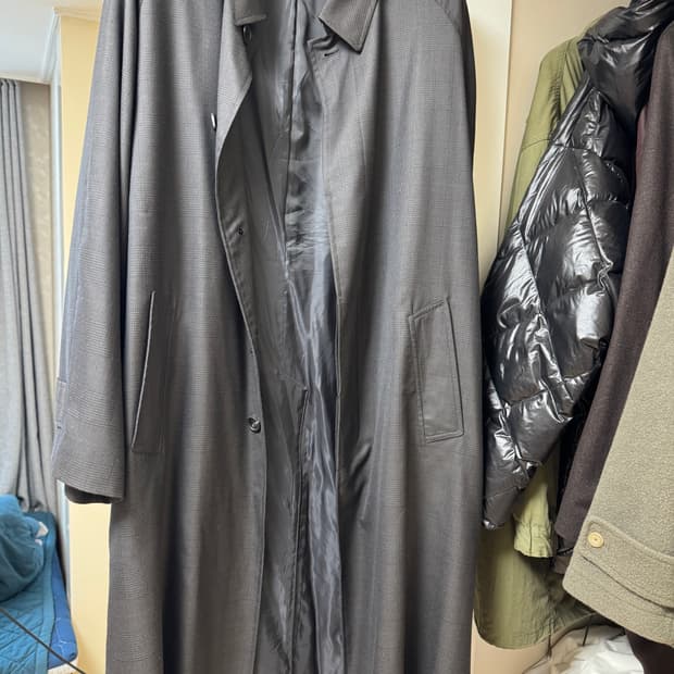 [4] 해칭룸 레글런 슬리브 코트 차콜체크