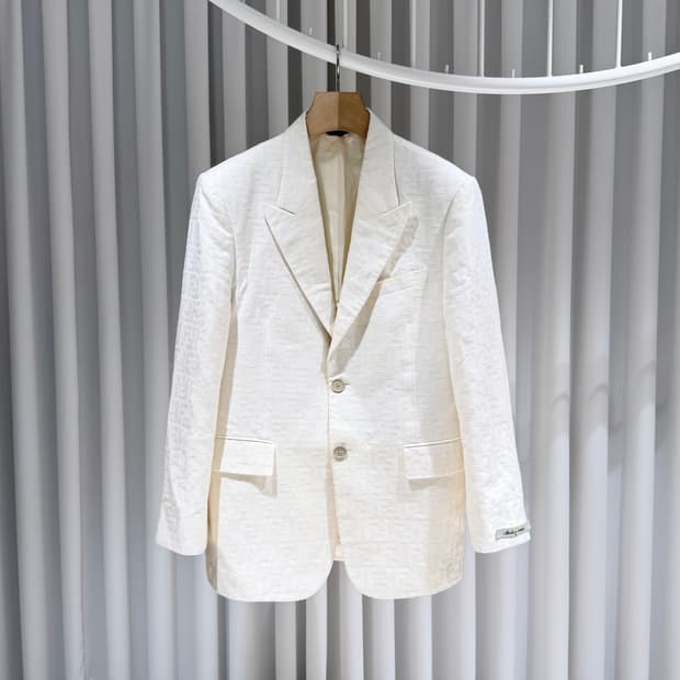 52 / 펜디 FF 모노그램 화이트 블레이저 자켓 / 택 달림