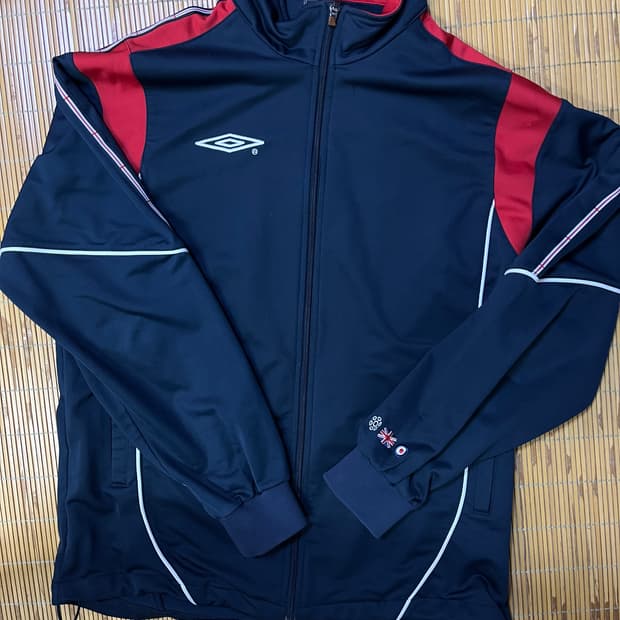 umbro UK side line track top